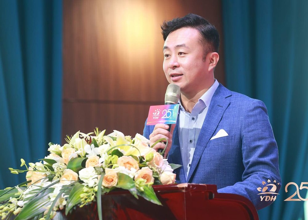 1601952038199060.jpg 主持人王鹏.jpg